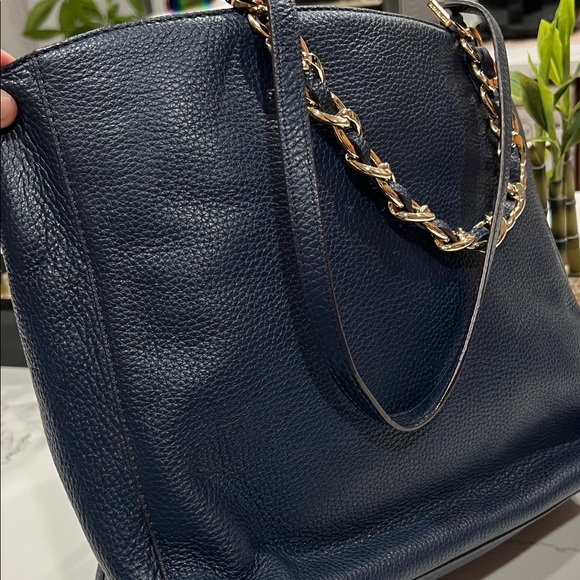 Michael Kors Dark Blue Tote with Gold Chain - Picture 5 of 16